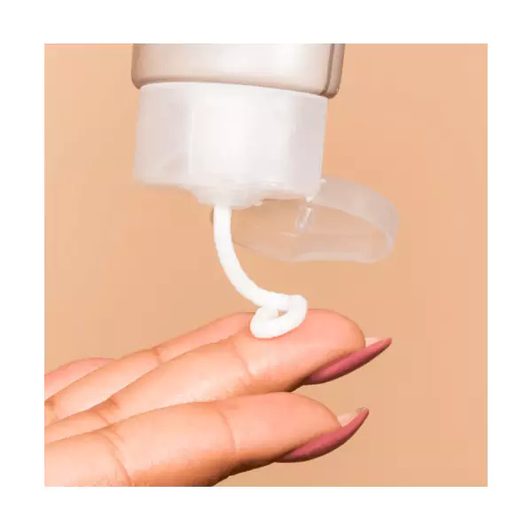 کرم آبرسان و مرطوب کننده فاکتور های طبیعی و هیالورونیک اسید اوردینری